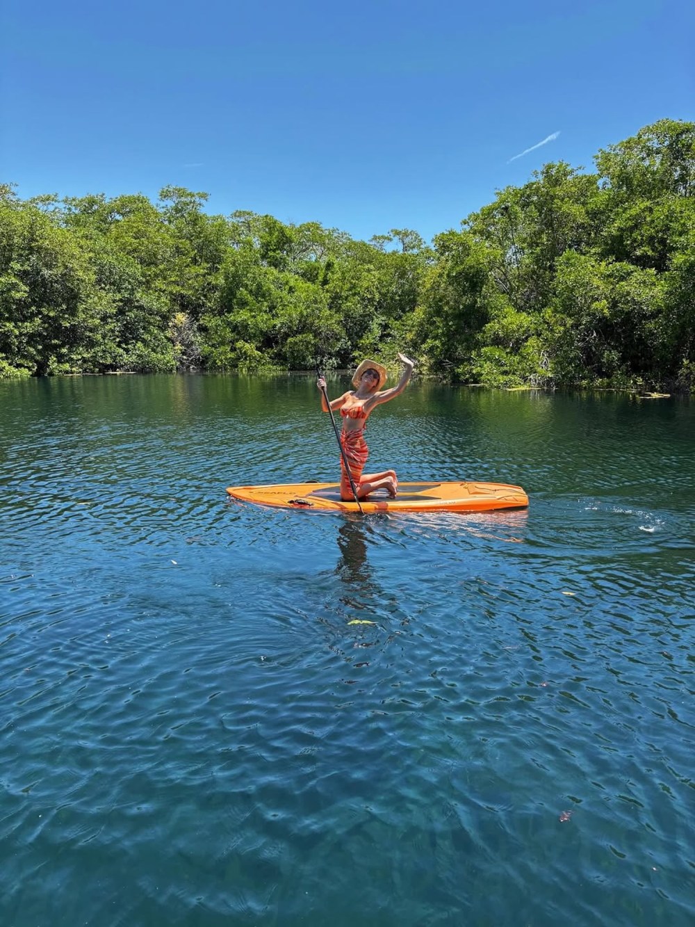 Brie Larson en Yucatán: cuando la moda de baño retro abraza el bienestar futuro 2 brie larson 2